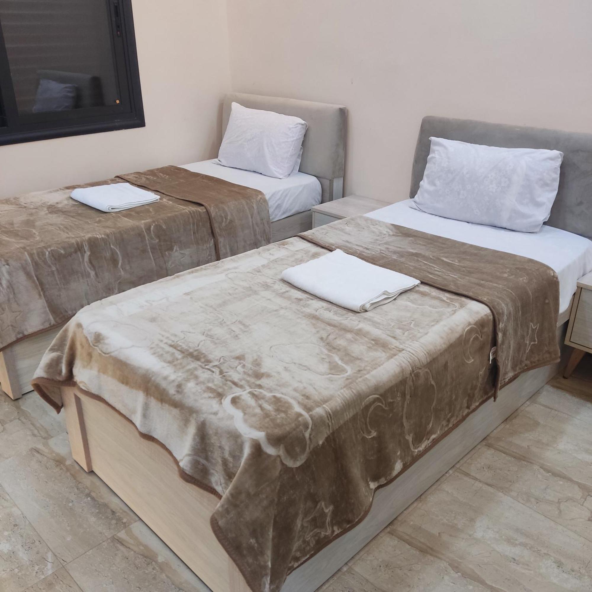 Lotus Housing For Furnished Apartments Dzseras Kültér fotó