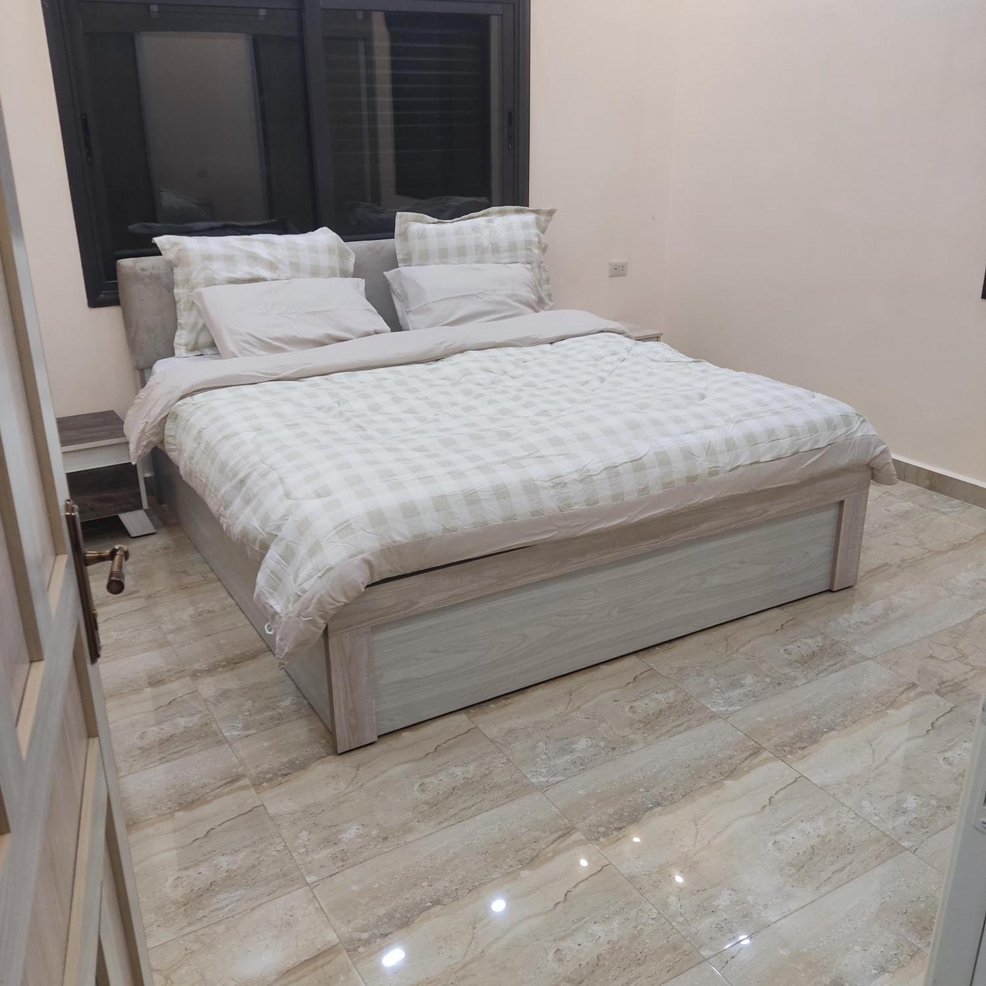 Lotus Housing For Furnished Apartments Dzseras Kültér fotó