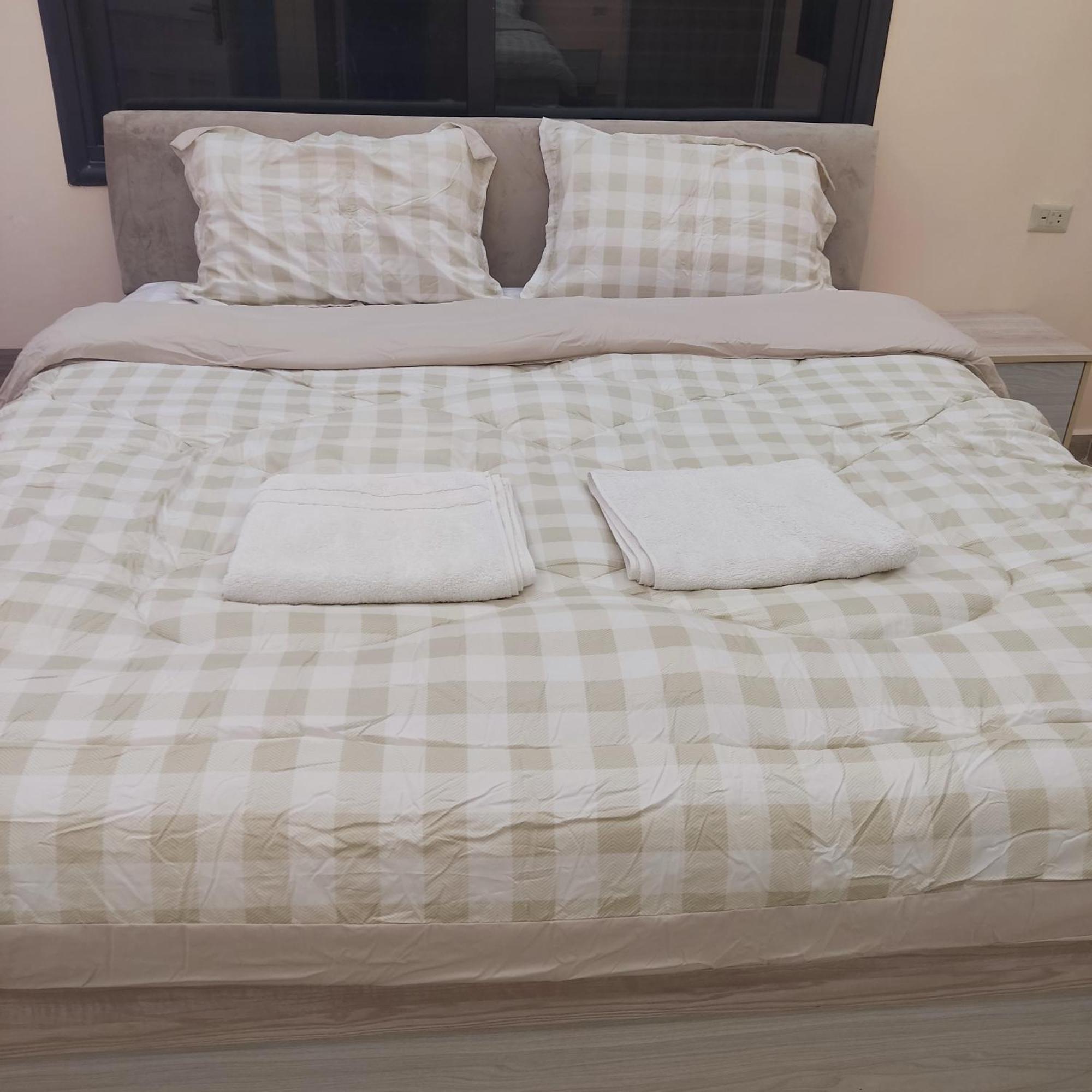 Lotus Housing For Furnished Apartments Dzseras Kültér fotó