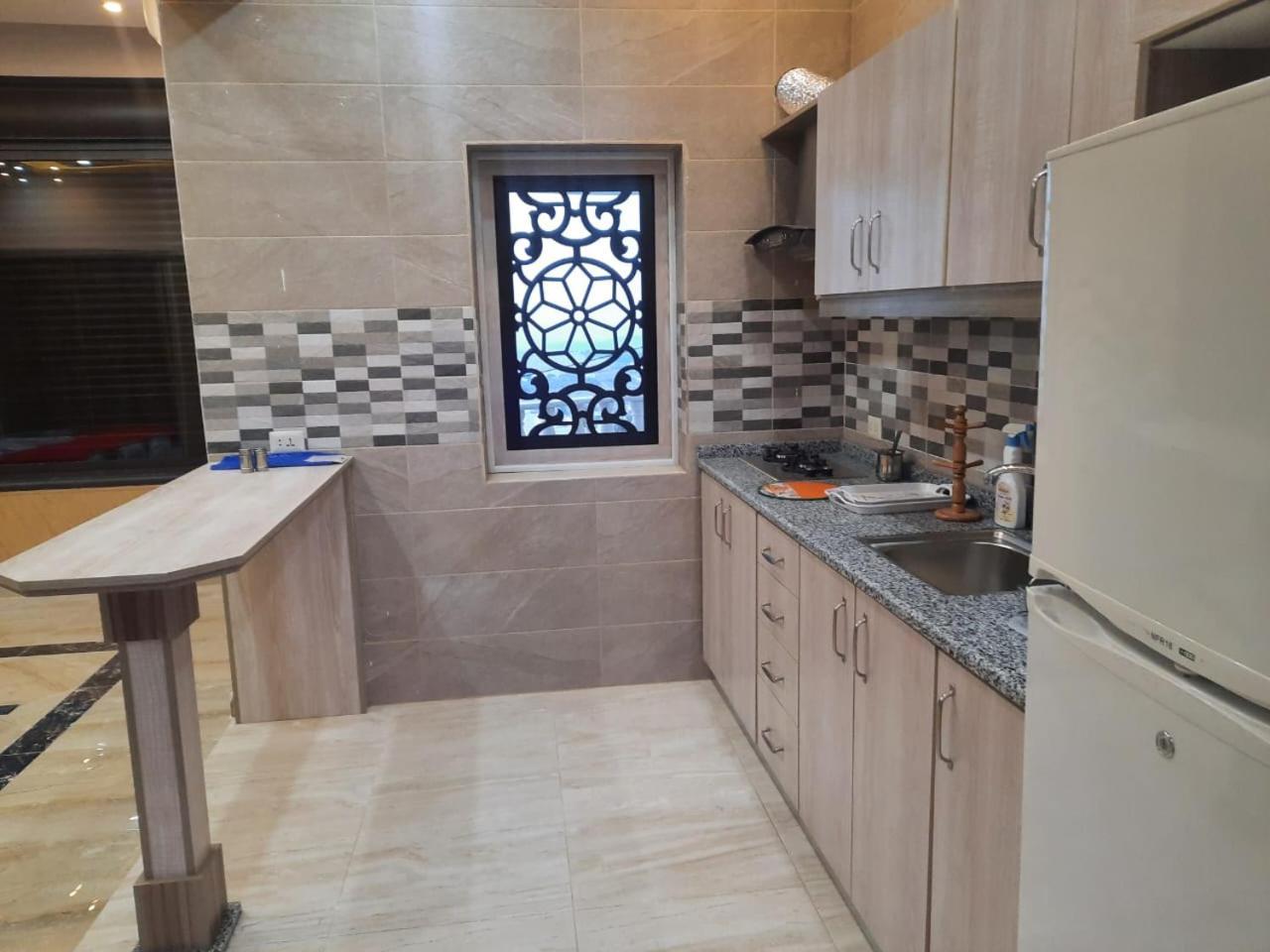 Lotus Housing For Furnished Apartments Dzseras Szoba fotó