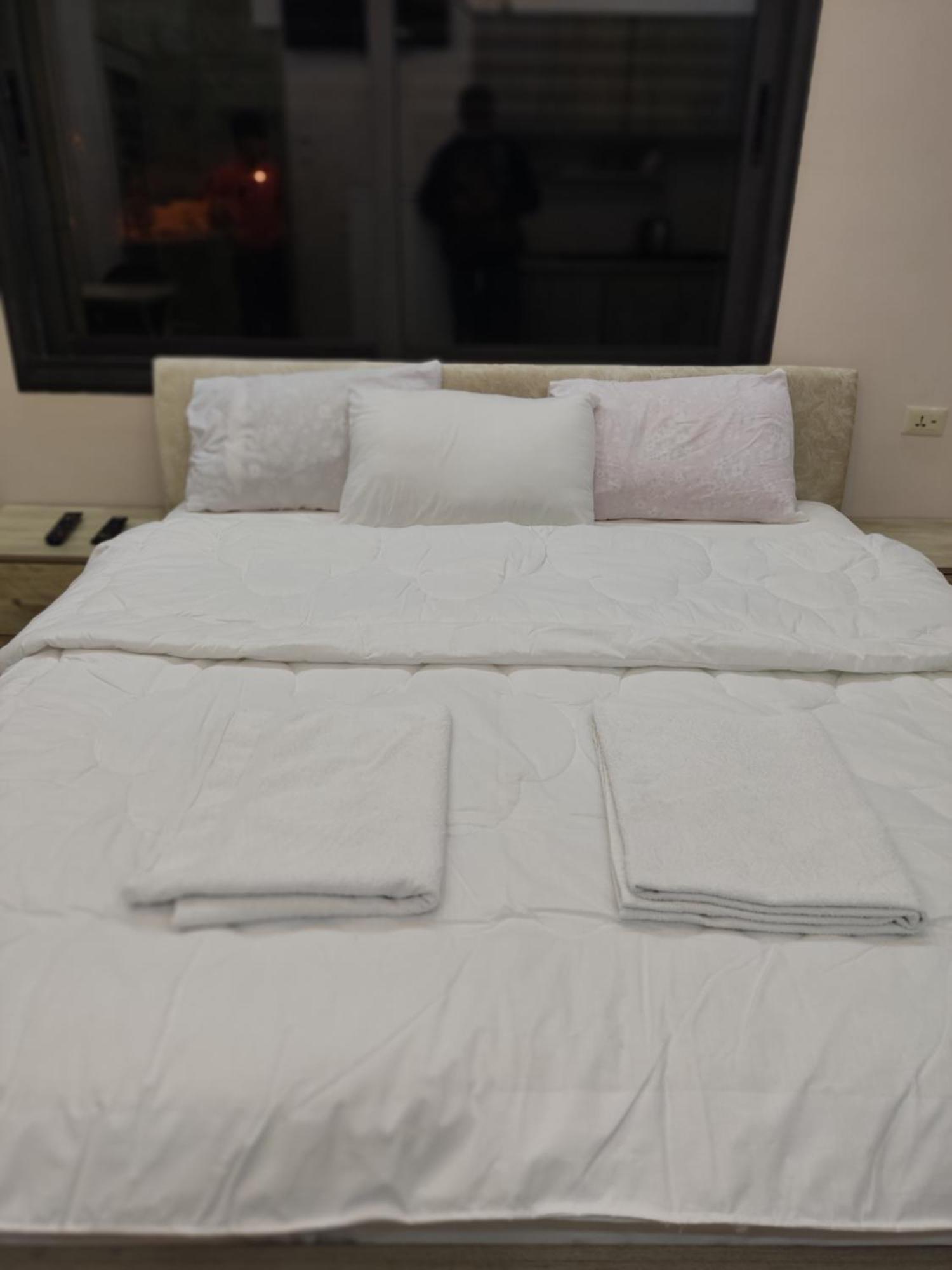 Lotus Housing For Furnished Apartments Dzseras Szoba fotó